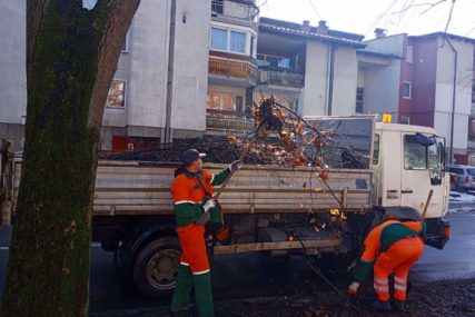 Gradonačelnik naredio čišćenje grada: Nepogode prouzrokovale pojavu sitnog otpada