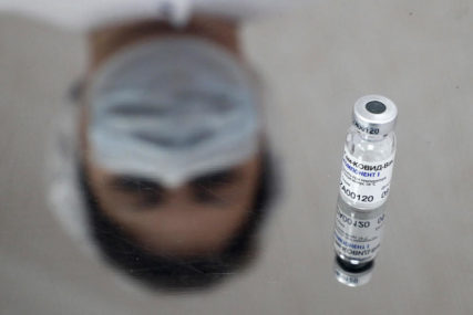NOVI KONTIGENT U Srbiju stiglo još 50.000 doza vakcine “Sputnjik V”