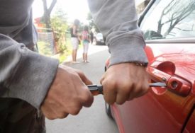 "Italijanska prevara" i "irski trik": Kako lopovi kradu stvari iz automobila