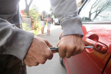 UKRAO "PASAT" U LUKAVCU Drogirani vozač pronađen i uhapšen u Doboju