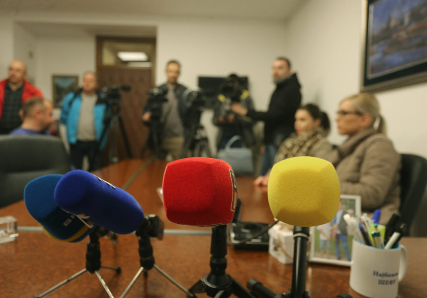 Istraživanje o slobodi medija: Građani Srpske više vjeruju sveštenicima nego novinarima