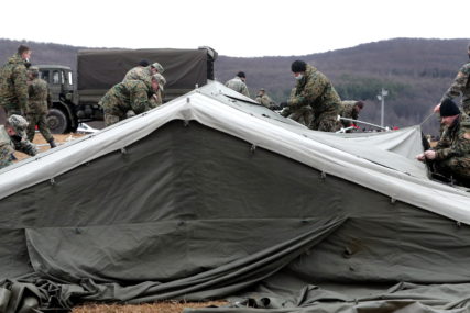 "ZADOVOLJNI SMO" Pripremljeni šatori u "Lipi", prvi migranti već smješteni