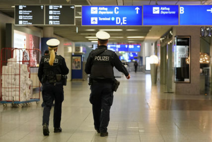Hapšenje u Njemačkoj: Državljanin Hrvatske pod uticajem alkohola i naoružan šetao po željezničkoj stanici