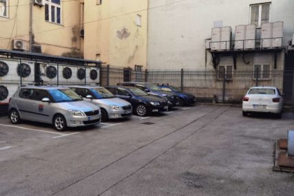 PORUKA GRADSKE UPRAVE "Službena vozila van radnog vremena samo za inspekciju i komunalnu policiju"