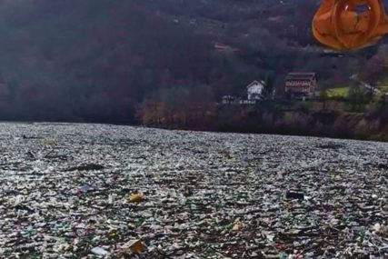 "Svima nam je u interesu da imamo čiste rijeke" Iz Potpećkog jezera uklonjeno više od 10.000 kubika otpada
