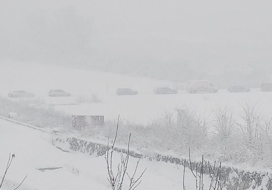 "Pratimo situaciju" Sarajevski aerodrom otkazuje letove zbog snijega