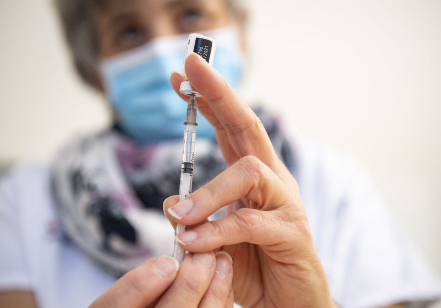 OBUDSMAN SE OGLASIO Istraga zbog tajnih ugovora o snabdijevanju vakcinom u EU