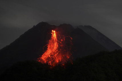 POTOCI LAVE Proradio vulkan Fuego