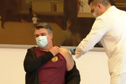 UŽIVO, PRED KAMERAMA! Vakcinu protiv korone primio i hrvatski predsjednik Zoran Milanović