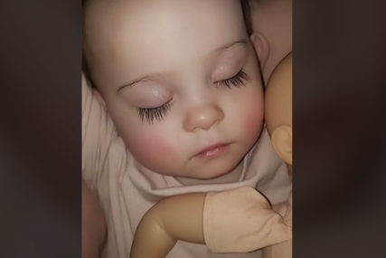 Jednogodišnja beba ima NEVJEROVATNE TREPAVICE, mnogi su mislili da nisu prave (VIDEO)