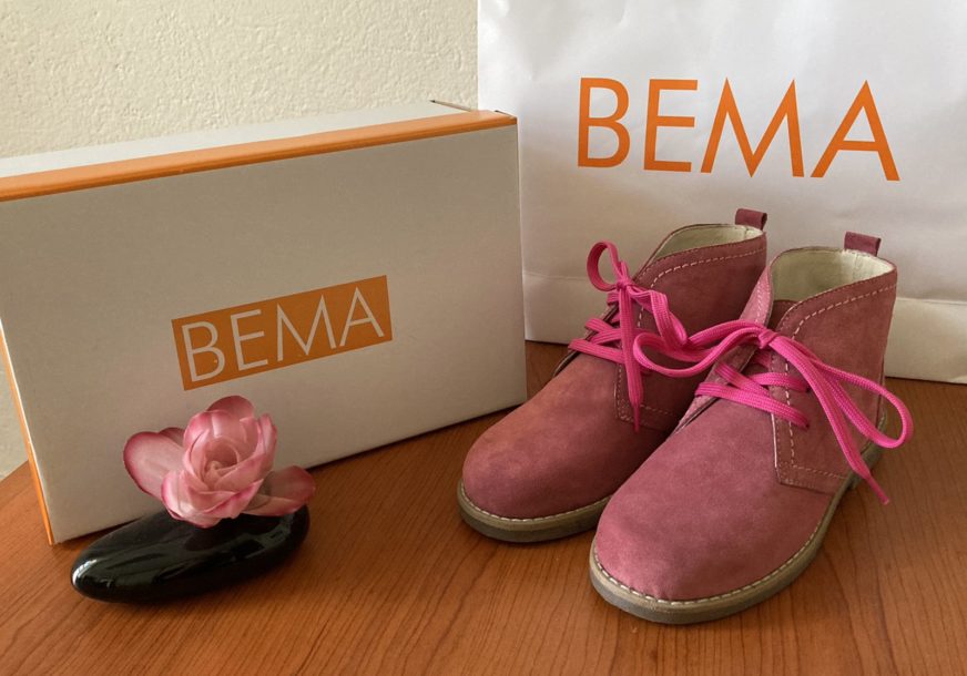 Za predstavu "Djevojčica i drvo" u Dječijem pozorištu firma "Bema" izradila posebne cipelice