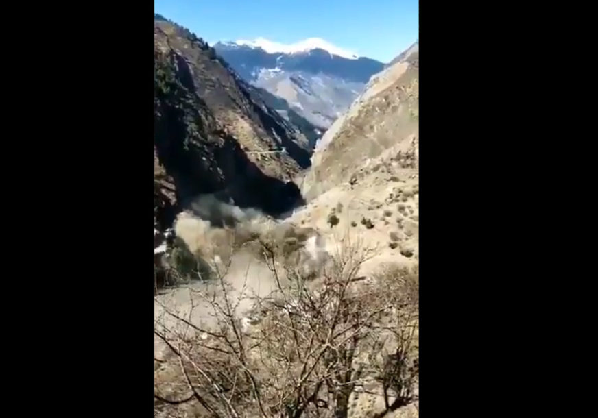 KASTASTROFA U INDIJI Obrušio se glečer sa Himalaja, više od 125 stanovnika se vodi kao nestalo (VIDEO)