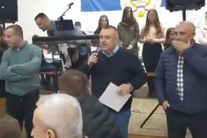 KORONA-NAČELNIK ĆUTI Opštinski odbor SNSD Modriča poziva Jovicu Radulovića da podnese ostavku
