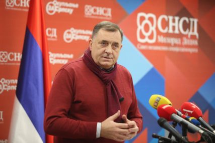 "TURKOVIĆEVA OBMANULA MASA" Dodik poručio da dva konstitutivna naroda ne žele OHR