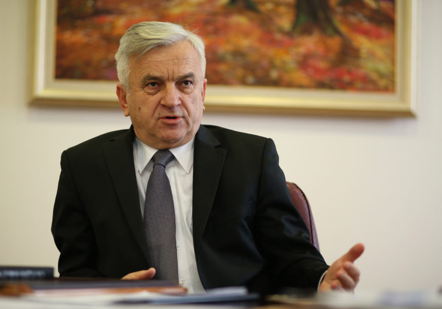 Čubrilović o povećanju plata “Vlada pokazala snagu i hrabrost u teškom vremenu”