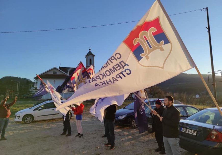 SDS I PDP UBIJEĐENI “Strah je pobijeđen, iz Doboja kreće talas promjena" (FOTO)