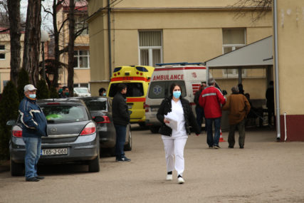 ZARAZA ODNOSI ŽIVOTE U Srpskoj od korone preminulo 13 pacijenata, zaraženo još 216 osoba