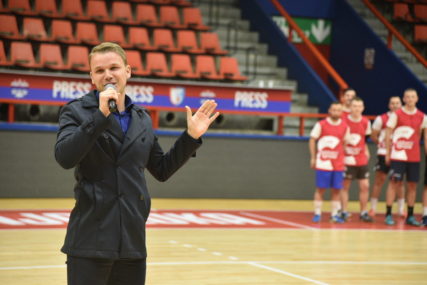 "Srećan sam što postoje ljudi koji su spremni da pomognu" Stanivuković prisustvovao turniru "Fudbalom do hljeba"