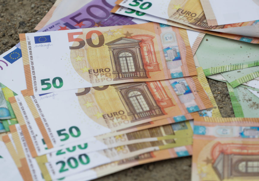 VEĆA ŠTEDNJA TOKOM PANDEMIJE Na račune Evropljana stiglo 585 milijardi evra
