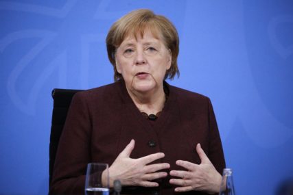 Merkelova kategorična “Izbjeći treći talas, vakcina se ne može birati”