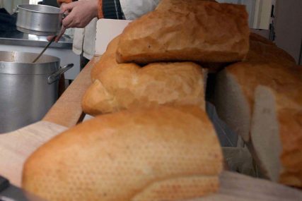 DOVOLJNO ZA GODIŠNJE POTREBE ZA HLJEBOM Javne kuhinje u Srpskoj dobiće 500 tona brašna