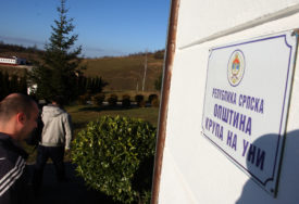 Traže da se plate za mart i april: Radnici opštinske uprave Krupa na Uni stupili u štrajk