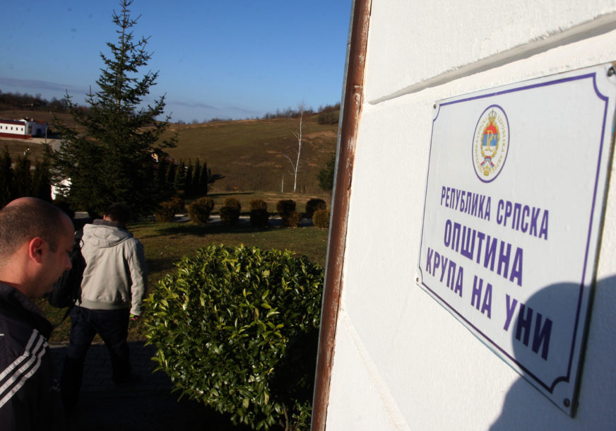 Traže da se plate za mart i april: Radnici opštinske uprave Krupa na Uni stupili u štrajk
