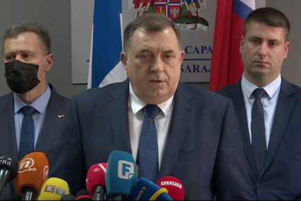 “NARUČILI I PLATILI” Dodik poručio da su ruske vakcine koje su stigle u Sarajevo namijenjene za Srpsku