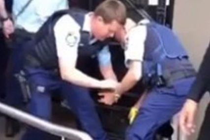 TRAGIKOMIČAN TRENUTAK Policajac prilikom hapšenja pogodio kolegu elektrošokerom u međunožje (VIDEO)