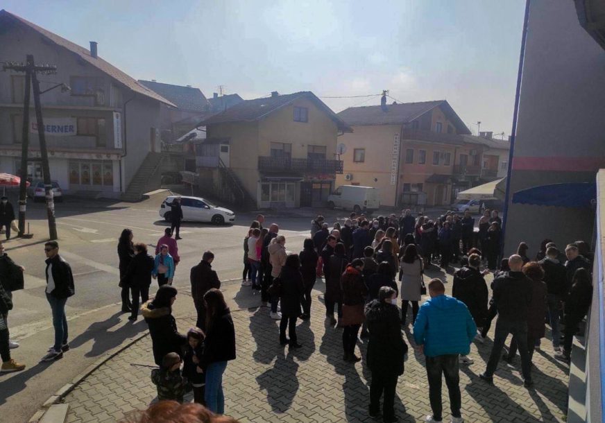 "Pravda je spora, ali dostižna" Prnjavorčani nastavljaju proteste povodom presude Mujkiću
