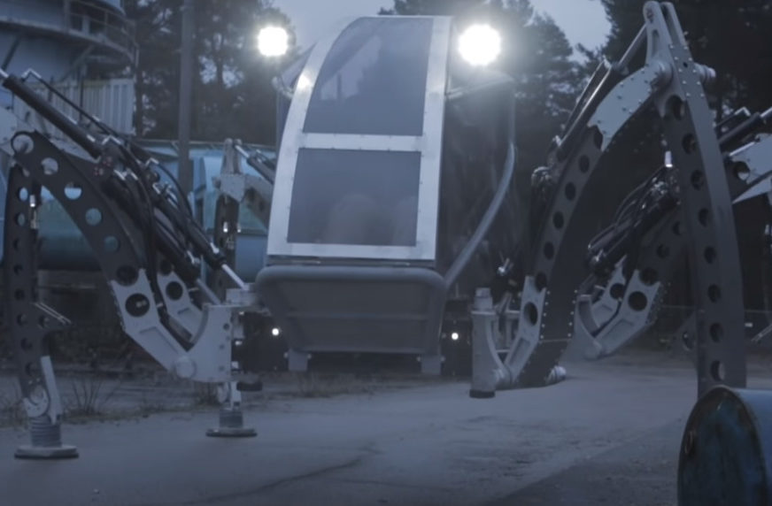 KAO U FILMOVIMA Napravljen zastrašujući robot, ima šest nogu i hvata predmete (VIDEO)