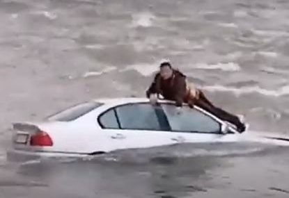 Detalji drame: Automobil sletio u rijeku, spasioci s mukom izvukli davljenika (VIDEO)