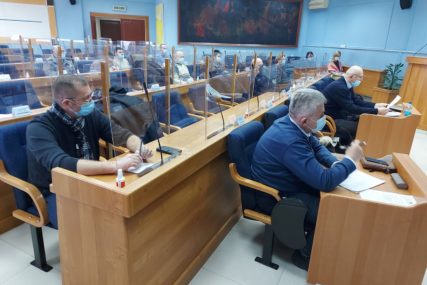 BORBA S KORONOM Prijedorskim zdravstvenim ustanovama 900 testova i lična zaštitna oprema