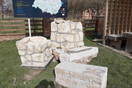 U Hrvatskoj zbog parkinga srušen spomenik srpskoj djeci koja su žrtve NDH