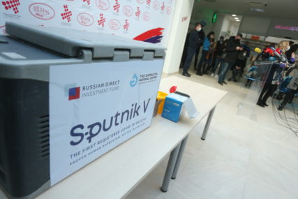 JOŠ 100.000 DOZA Vučić večeras dočekuje novi kontingent ruskih vakcina