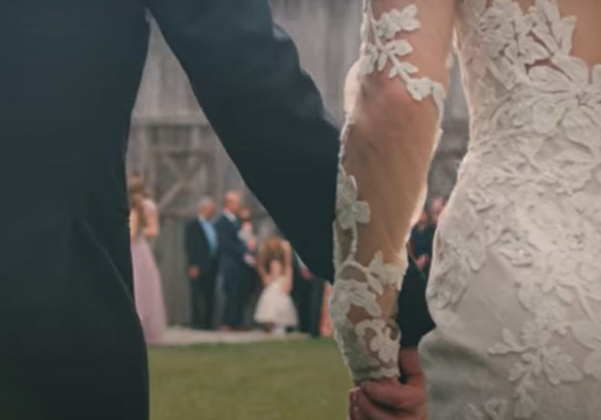 Narodno vjerovanje otkriva kada ćete se udati: Ovaj trik su praktikovale naše bake (VIDEO)