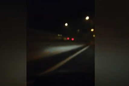OPASNA SITUACIJA Vozio suprotnim smjerom na auto-putu prema Sarajevu (VIDEO)