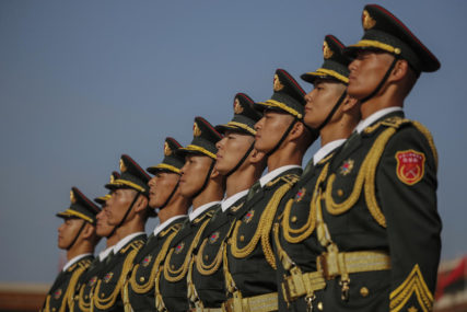 INFORMACIJE O OSOBI Kineski vojnici dobili pločice s barkodovima i ugrađenim čipovima