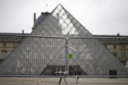 Nova ograničenja stupaju na snagu u ponoć: Mnogi Parižani BJEŽE IZ GRADA, kako bi izbjegli novo zatvaranje