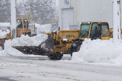 Mnogi vozači ostali blokirani: Snijeg i led okovali Evropu