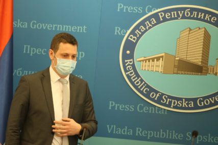 PRIORITET STARIJI I MEDICINARI Zeljković: Masovna vakcinacija počinje onog trenutka kada dobijemo 200.000 doza