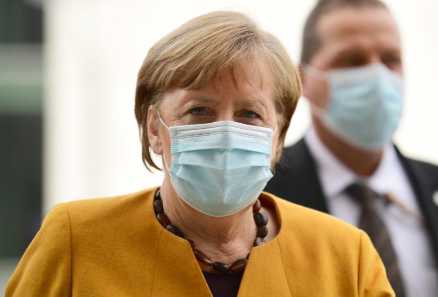 "Treći talas nas je čvrsto stisnuo" Merkel zatražila veća ovlaštenja za uvođenje strožih mjera