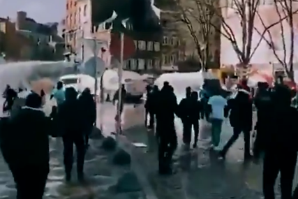 SUKOBI U LIJEŽU Na protestu zbog hapšenja tamnopute žene povrijeđeno 36 policajaca, devet u bolnici (VIDEO)