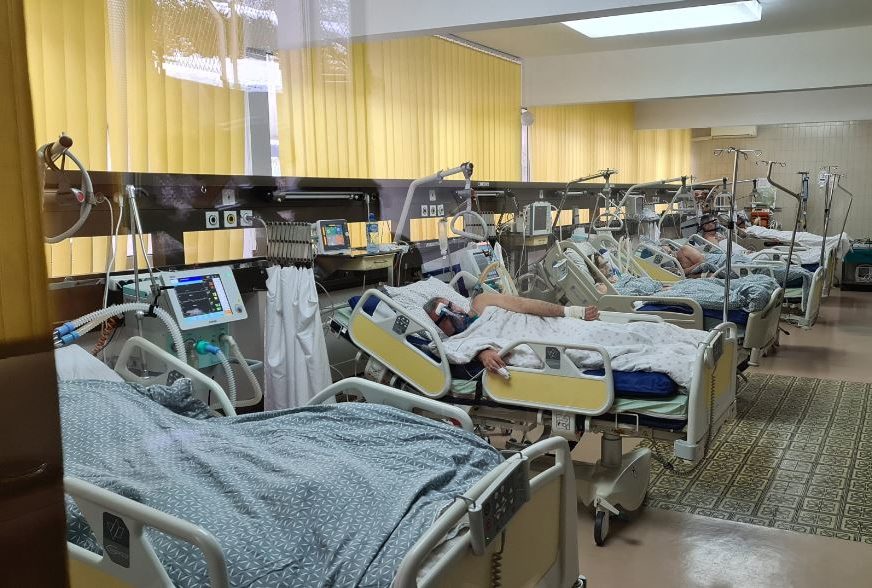RADNICI NA IZMAKU SNAGA U bolnici u Doboju kapaciteti puni, medicinari uputili apel građanima