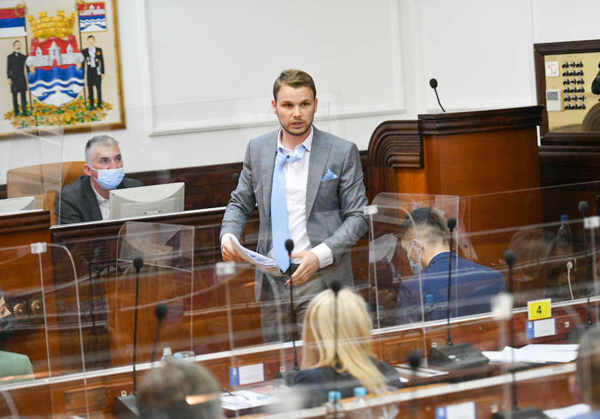 “Ne ispunjava radne dužnosti” Stanivuković smanjuje platu sekretaru Skupštine