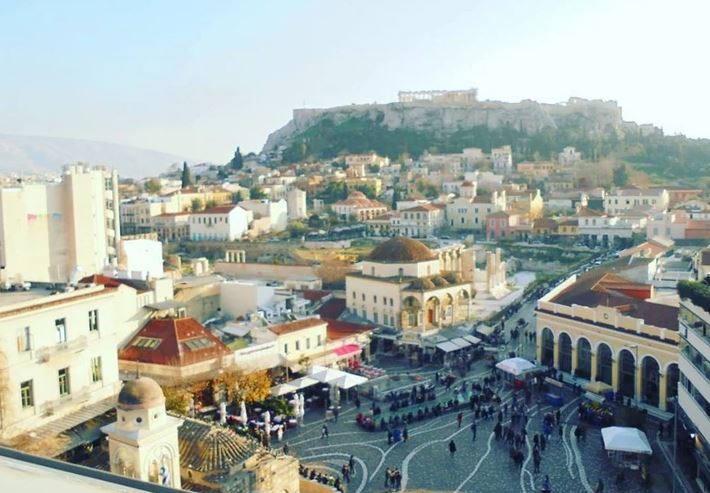 Grčka očekuje turiste, vakciniše sve turističke radnike