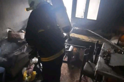 DRAMA U MILIĆIMA Vatrogasci spasli nepokretnu staricu iz kuće u plamenu