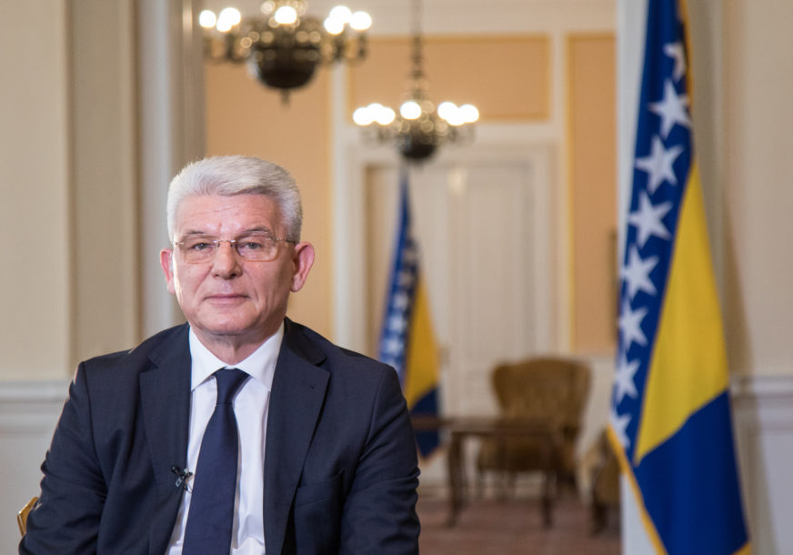 Džaferović o suđenju Mladiću: Žao mi je što Haški sud nije imao hrabrosti da presudi i genocid u šest opština