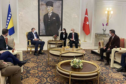 PRIREĐEN SVEČANI DOČEK  Dodik u Ankari, danas sastanak sa Erdoganom