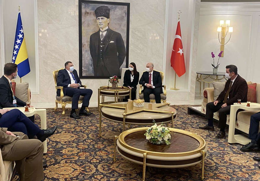 PRIREĐEN SVEČANI DOČEK  Dodik u Ankari, danas sastanak sa Erdoganom